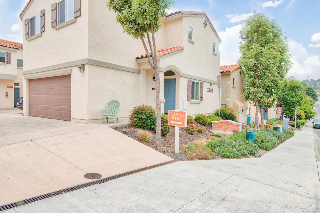 La Costa Bluffs Image 1