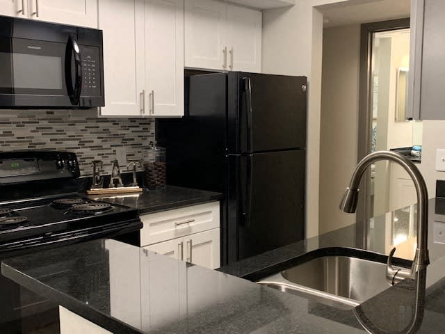 Runaway Bay Apartments Image 24