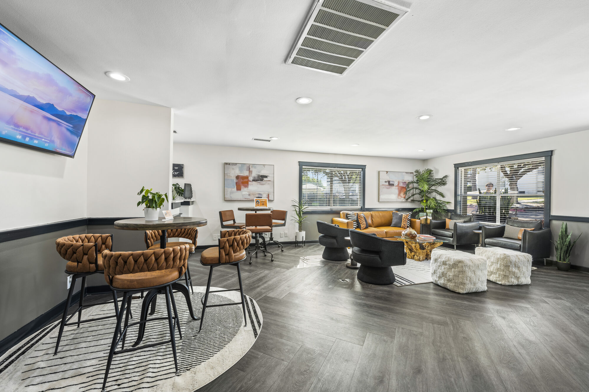 The Halston Image 13