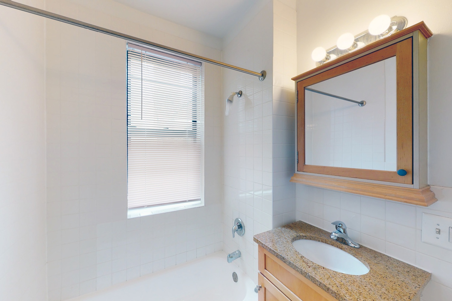 Kenwood Court Image 11