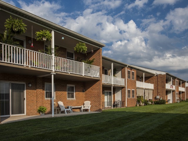 Orangewood Park Apartments Image 5