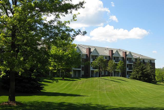 Lexington Apartments and Townhomes Image 2