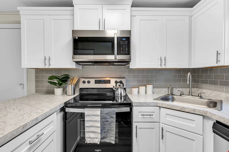 Experience the elegance of stainless steel appliances in all our exemplary kitchens – including dishwashers!
