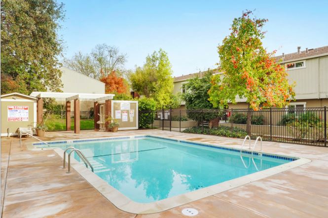 Castilian Apartments Image 4