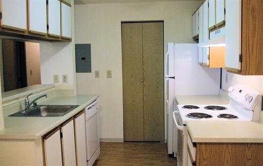 Emerald Pointe Apartments Image 7