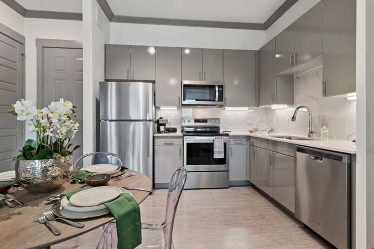 Reveal Skyline Image 28