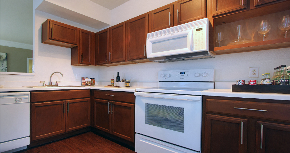 Village on the Parkway Apartments Image 37