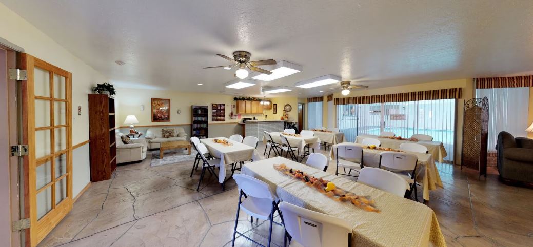 Executive West Apartments Image 5