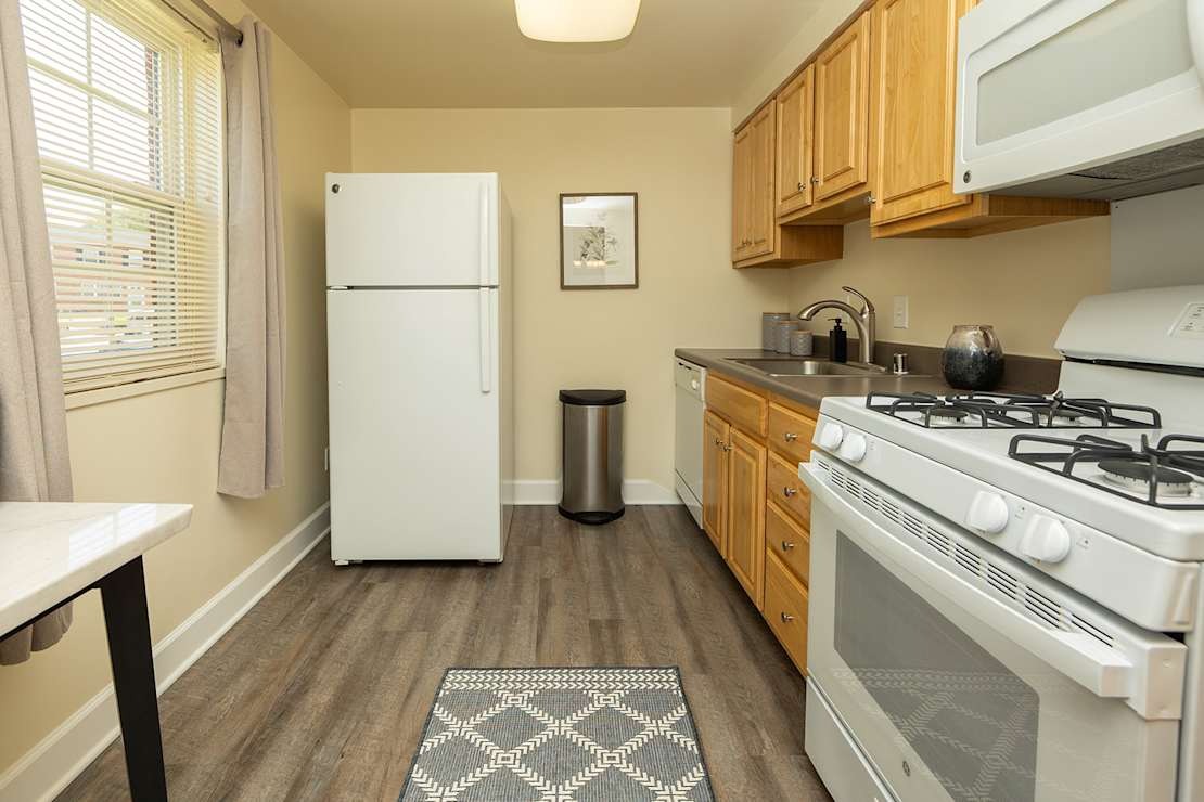 Colony Hill Apartments And Townhomes Image 4