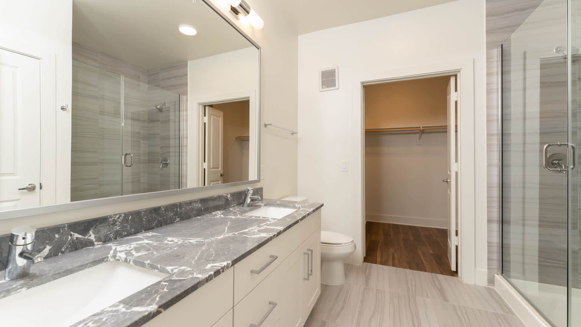 Olivian at the Realm Image 2