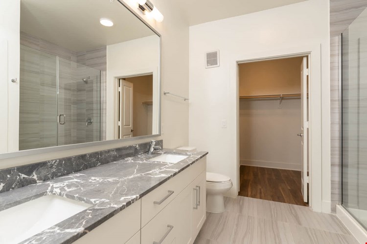 Olivian at the Realm Image 2