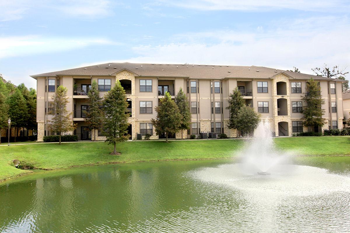 Camden Lake Apartments Image 2