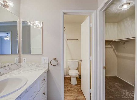 Beach House Apartments Image 8