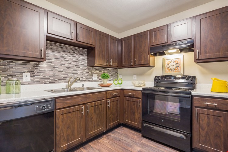 Reflections At Cherry Creek Apartments Image 4