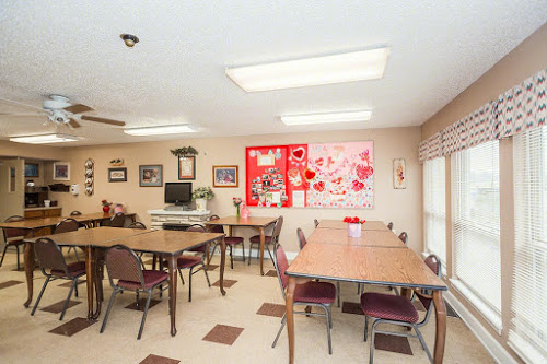 Clinton Manor Image 6