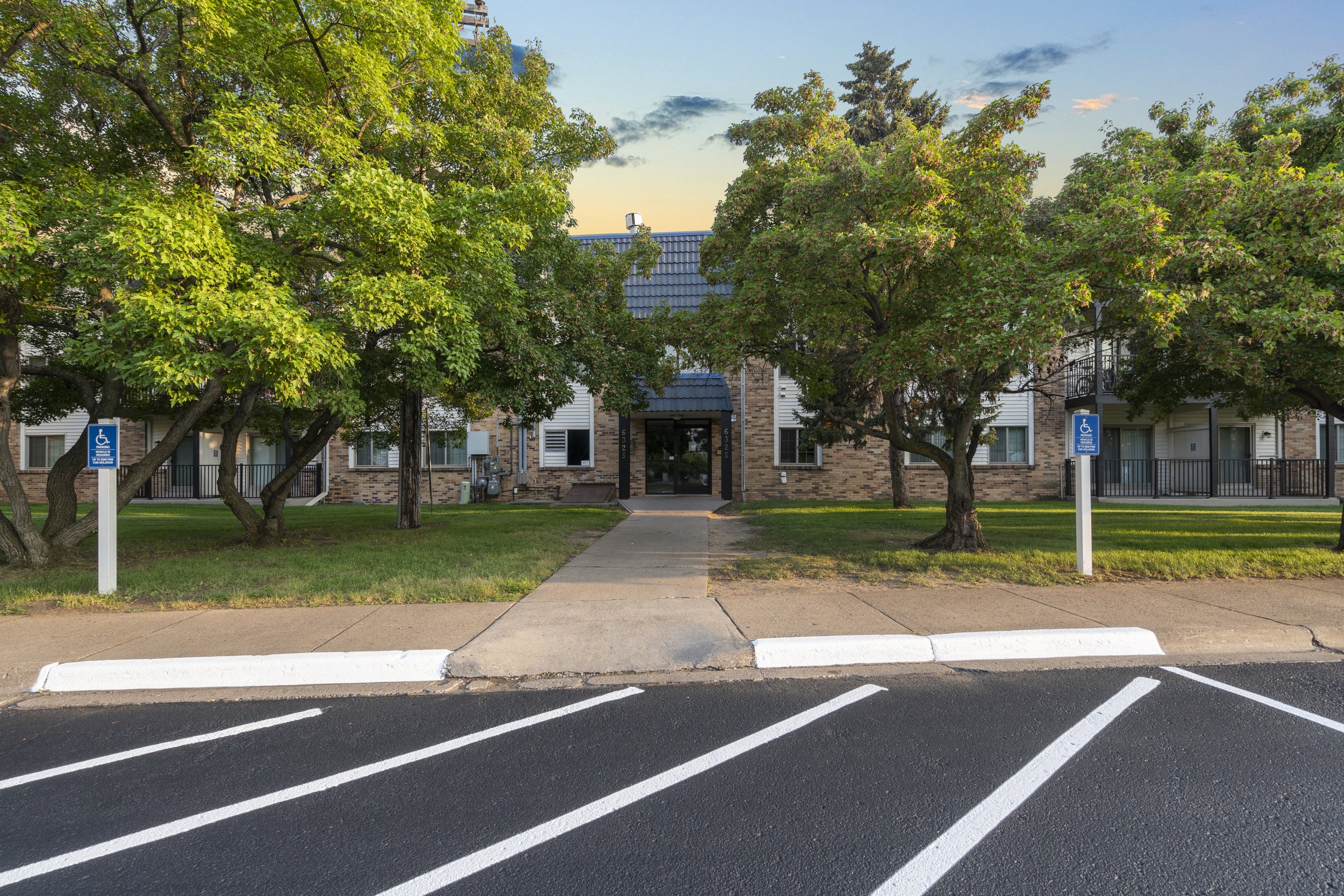 Melrose Gates Image 1