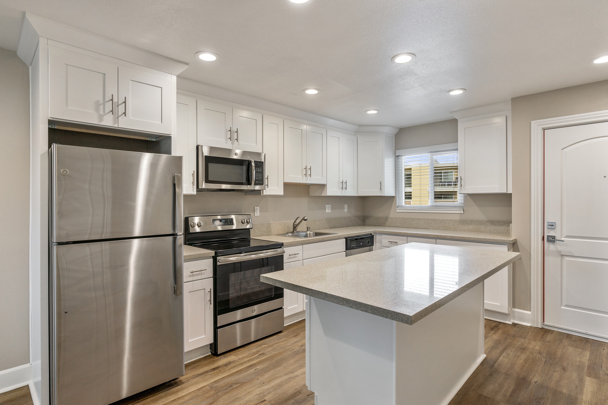 Pentagon Apartments Image 5