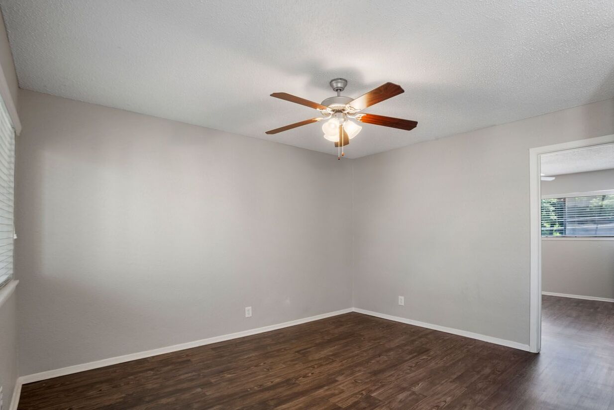 Camino Flats Image 4