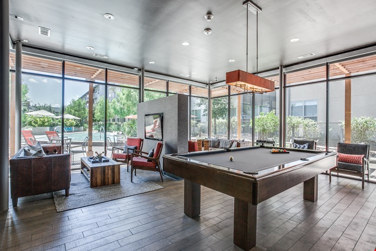 Yorktown Luxury Apartments Image 14