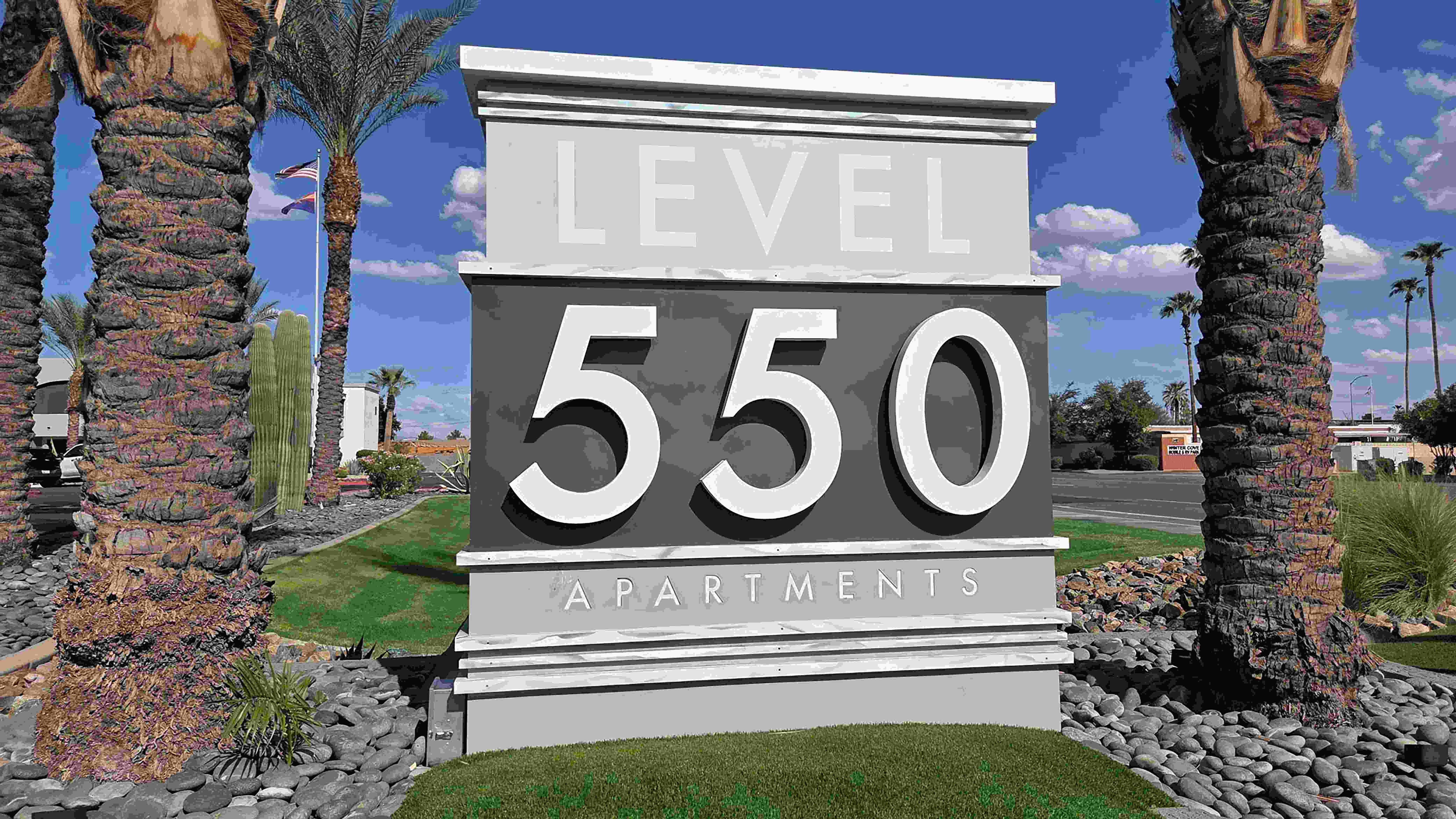 Welcome home to Level 550, offering spacious one- and two-bedroom apartments in Mesa, where palm trees, manicured grounds, and desert-inspired landscaping create a welcoming Arizona setting you’ll love coming home to.