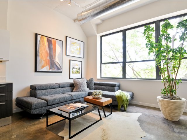 Soaring 11' Ceilings