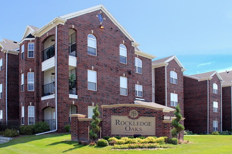 Rockledge Oaks Apartments Image 2