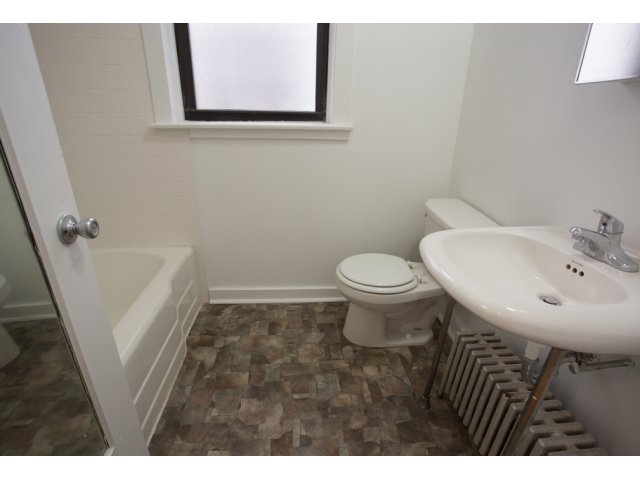 5337 S Hyde Park Boulevard Image 8