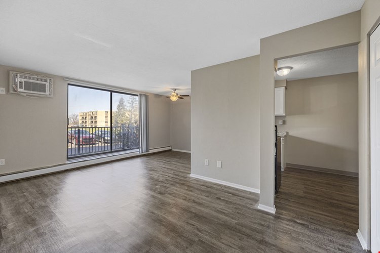 Lakeland Commons Apartments Image 4