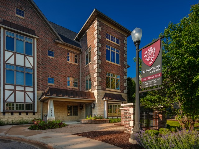 Brownstone on Old Sauk Image 14