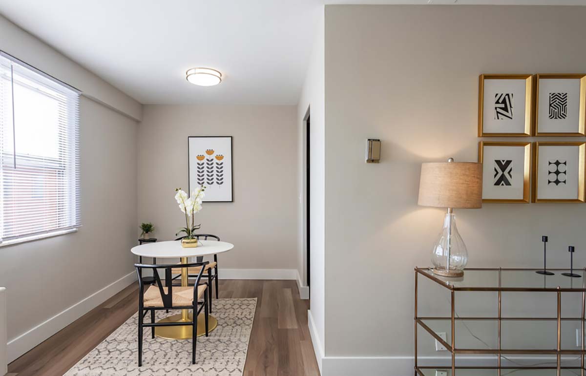 Waldorf Towers Apartments Image 6