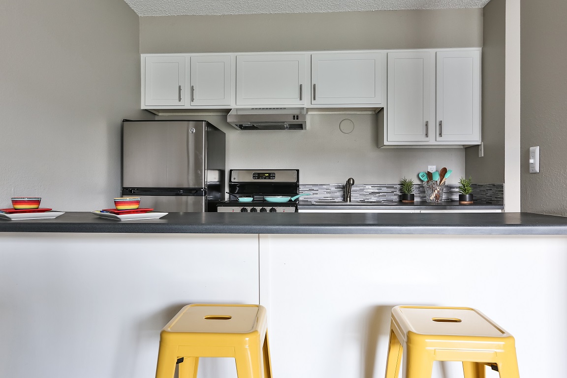 TheZimmer_Gresham_OR_BeautifulWhiteKitchen