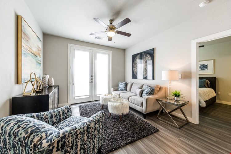 Urban North Apartments Image 4