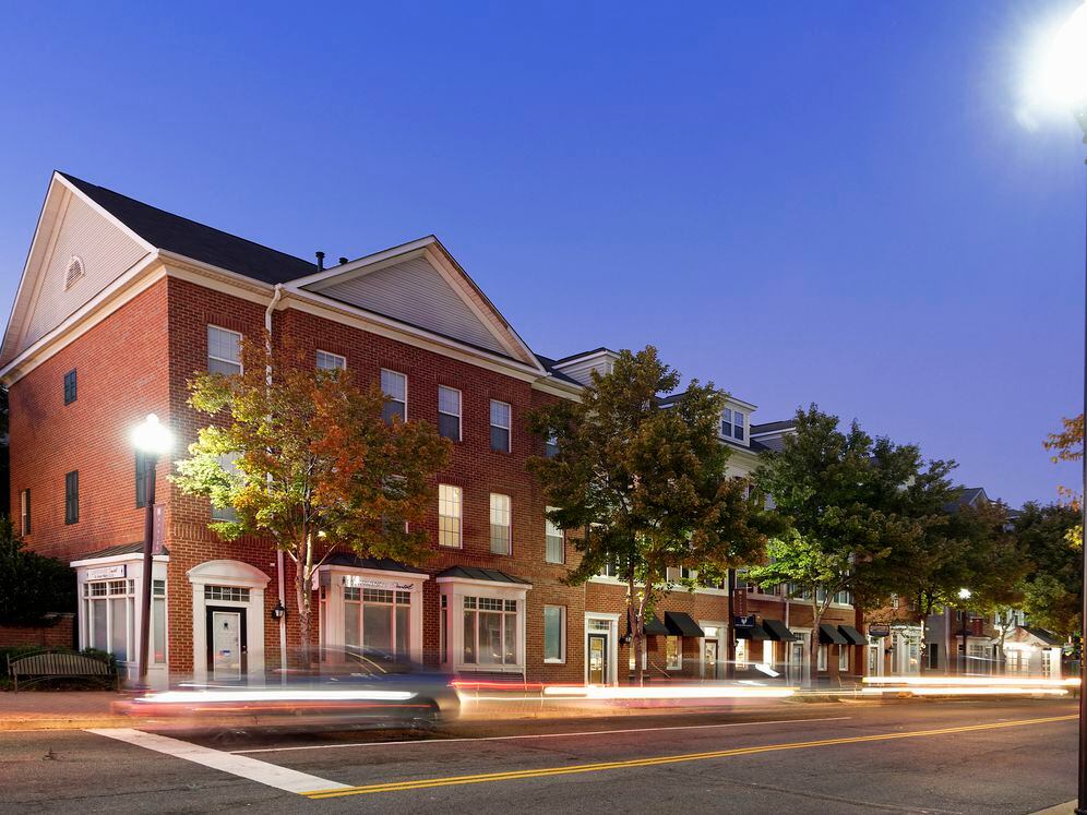 Nearby retail and dining