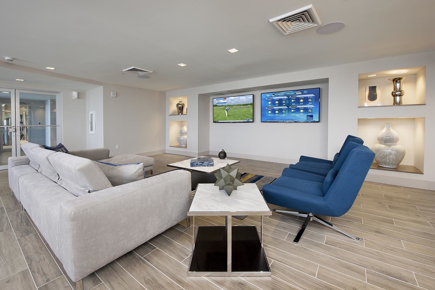 Large Lounge Area