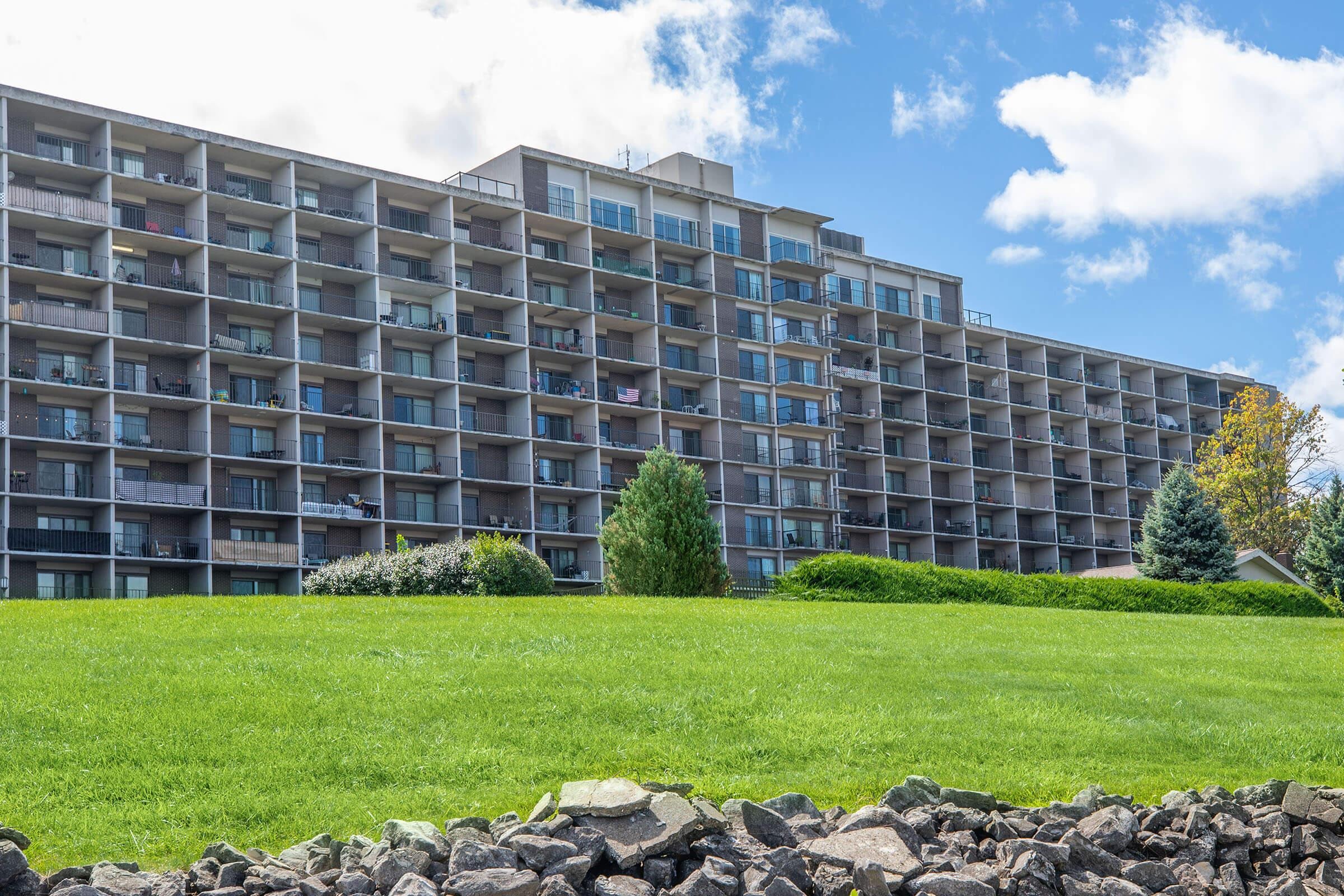 The Perch on Lake Image 1