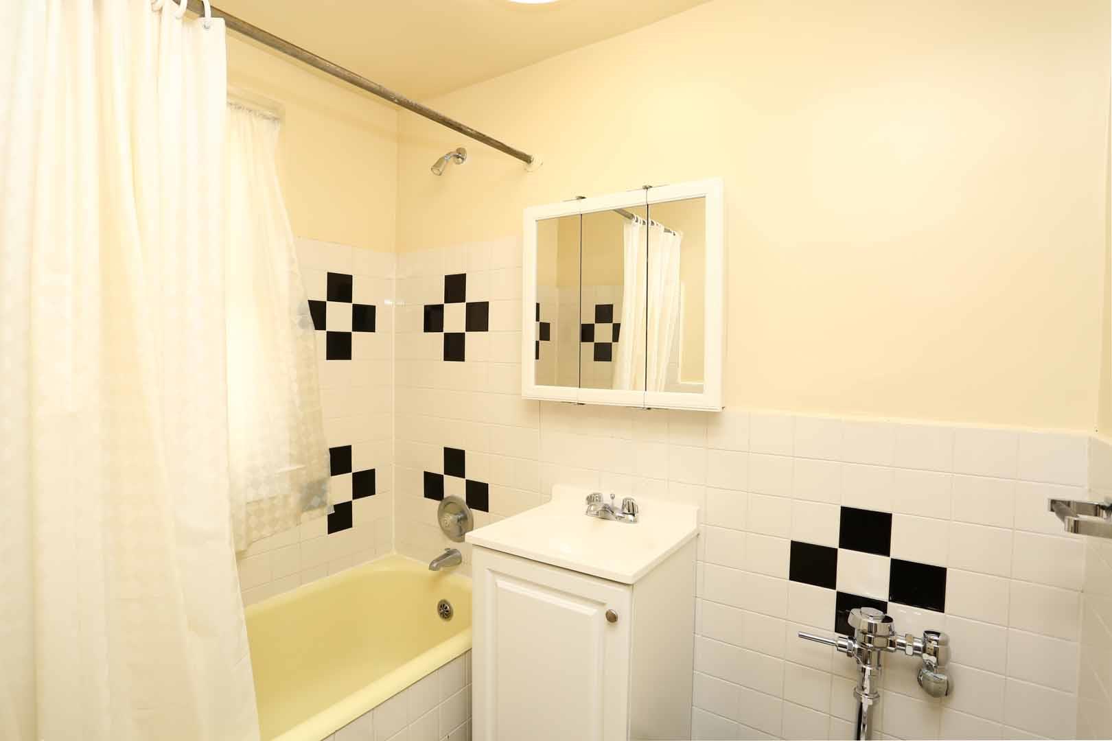 Canterbury Court Apartments Image 7