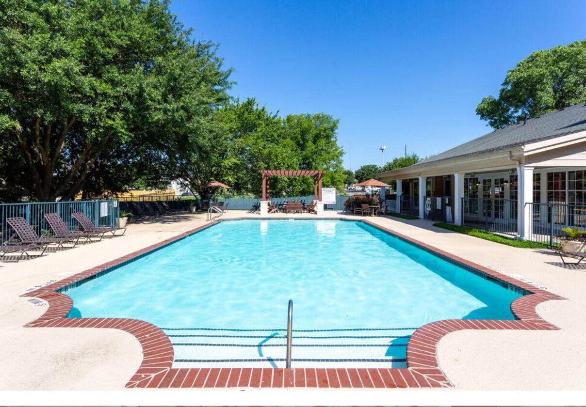 Arrowhead Park Apartment Image 1