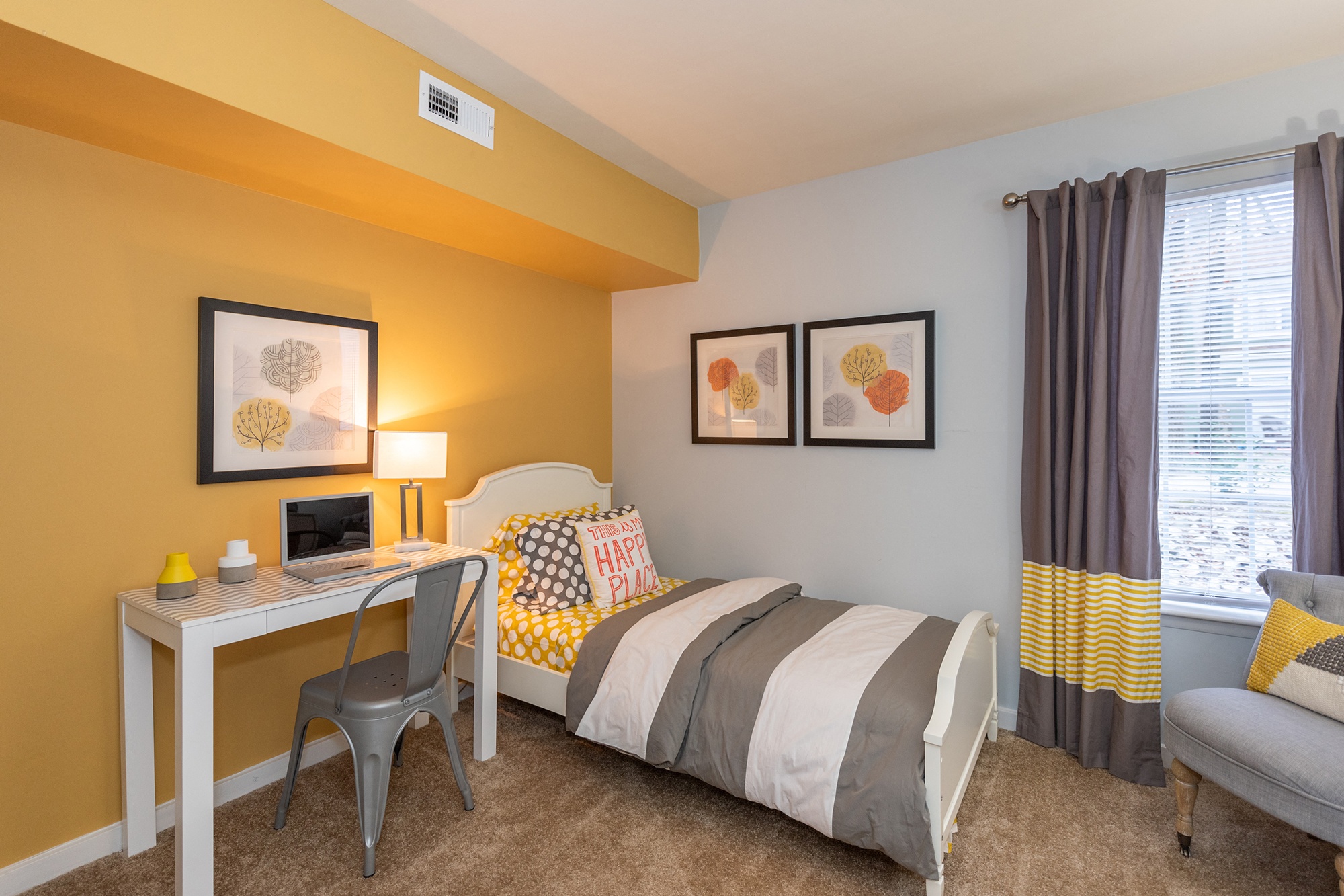 Hanover Crossing  Image 24