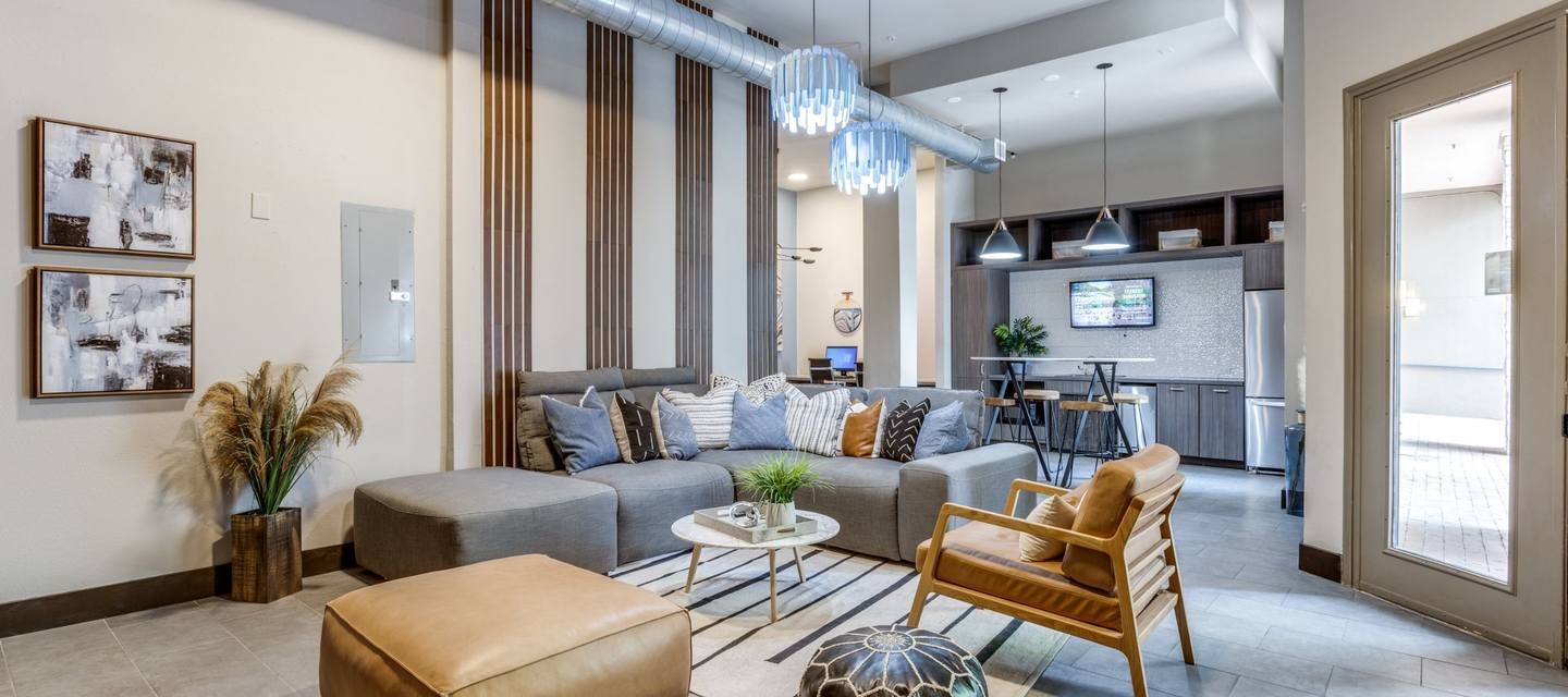 Elle West Avenue Image 5