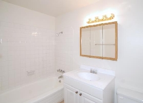 Greenwood Manor Image 10