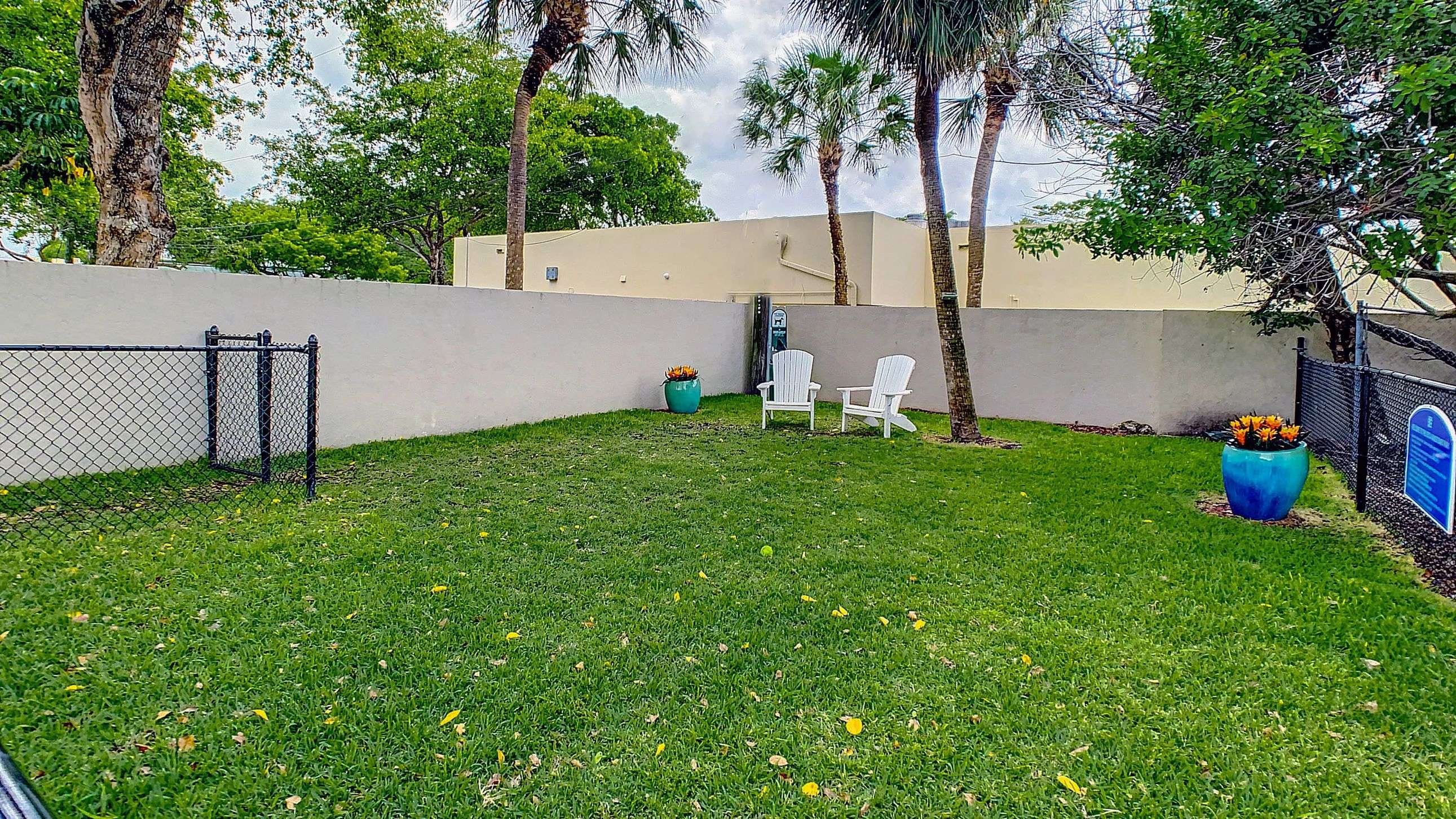 Bring your furry friend to our pet-friendly community with an off-leash dog bark for exercise and fun!