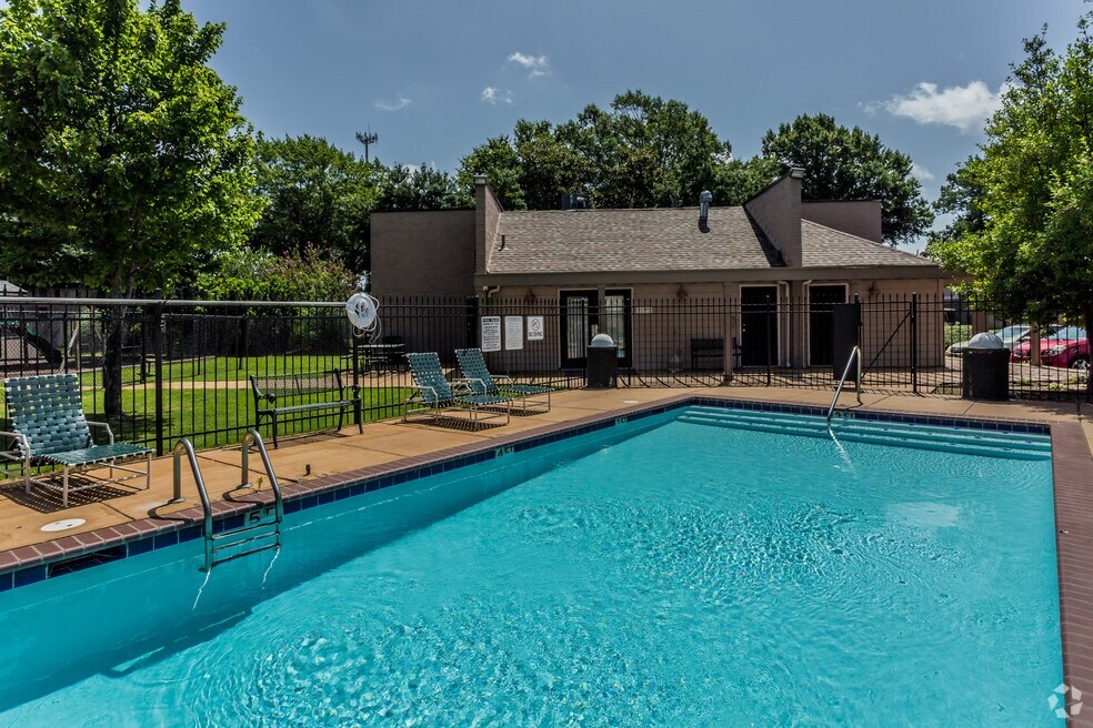 Pinebrook Pointe Image 3