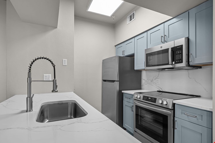 Larkin Apartment Homes Image 12