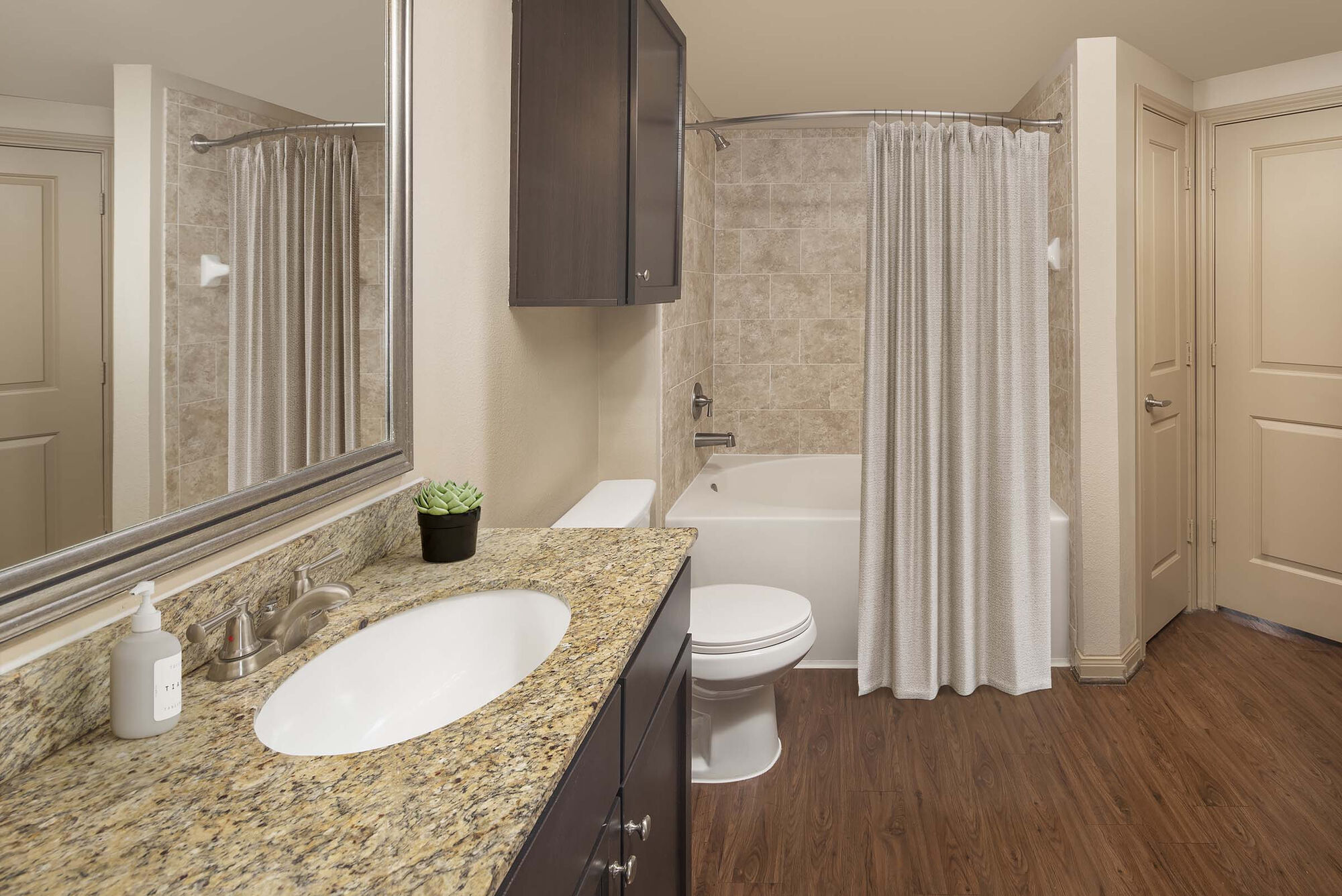 Camden La Frontera Image 12