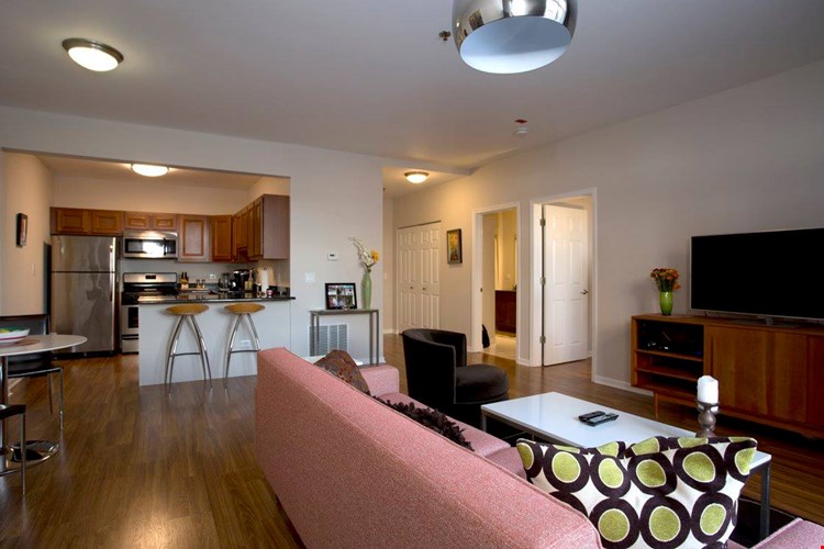 Deerfield Village Centre Image 1