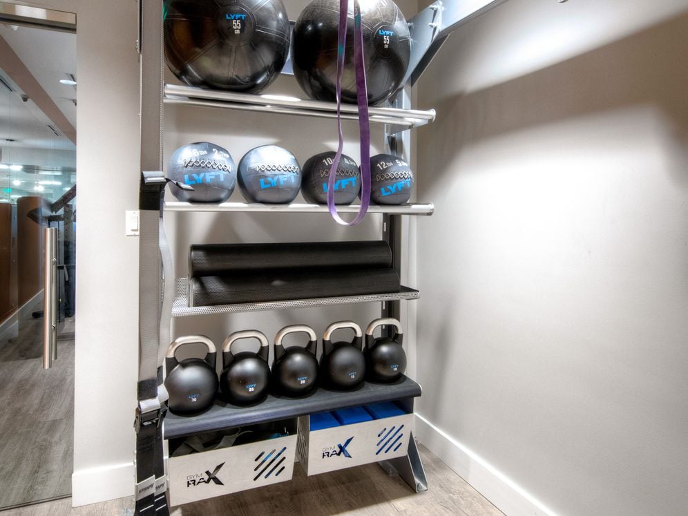 Resistance and suspension training equipment