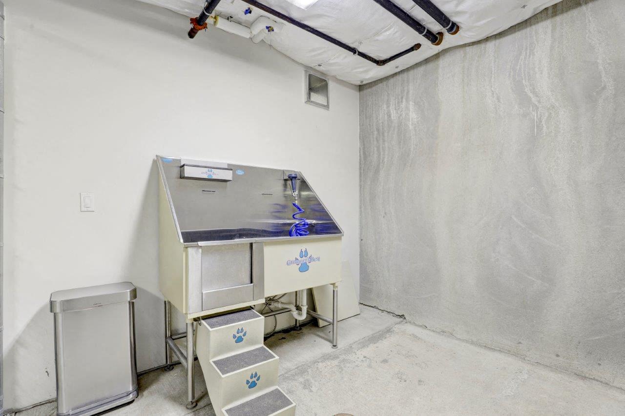 Sparc Apartments Pet Washing Station