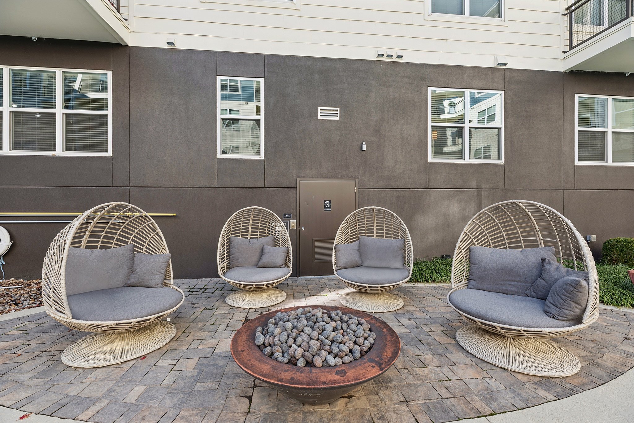 909 Flats Image 32