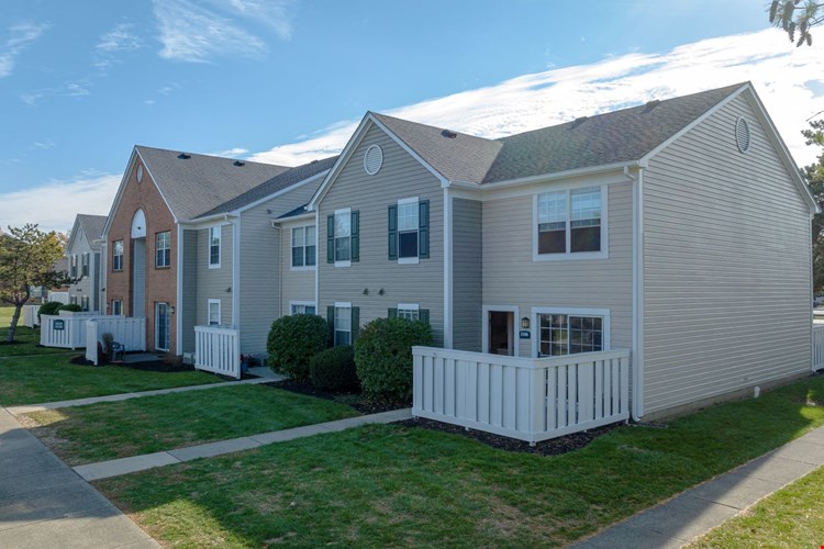 Heathermoor and Bedford Commons Apartments Image 24