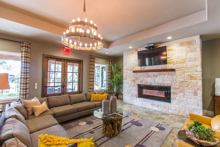 Platinum Shavano Oaks Apartments Image 42